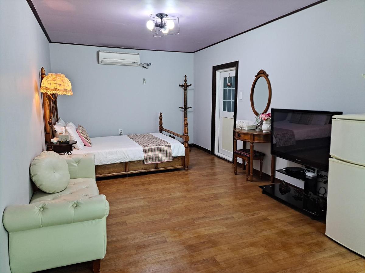 Charm Pension Капхён Экстерьер фото